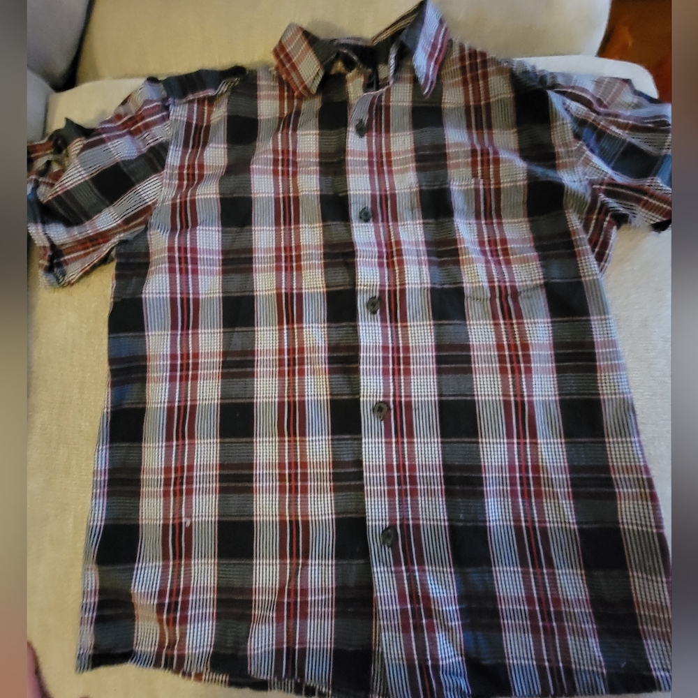 Boys elixir large button down tshirt, great condition, only worn once